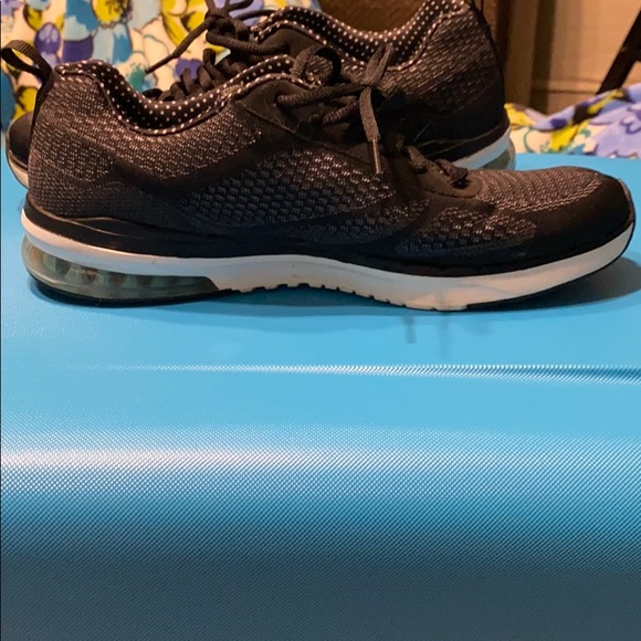 Women’s sketchers tennis shoes size 10 - Picture 3 of 8